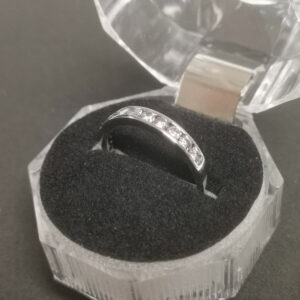 Ladies 14K Ring w/ Diamonds