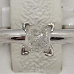 Ladies 14K White Gold Solitaire Ring Sz:6