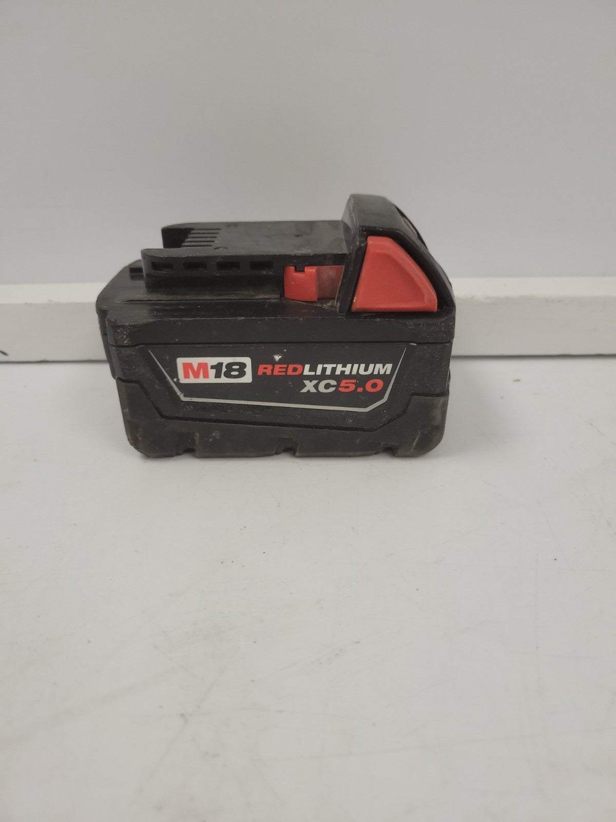 Milwaukee 48-11-1828 Battery-5.0 Ah Milwaukee 48-11-1828 Battery-5.0 Ah