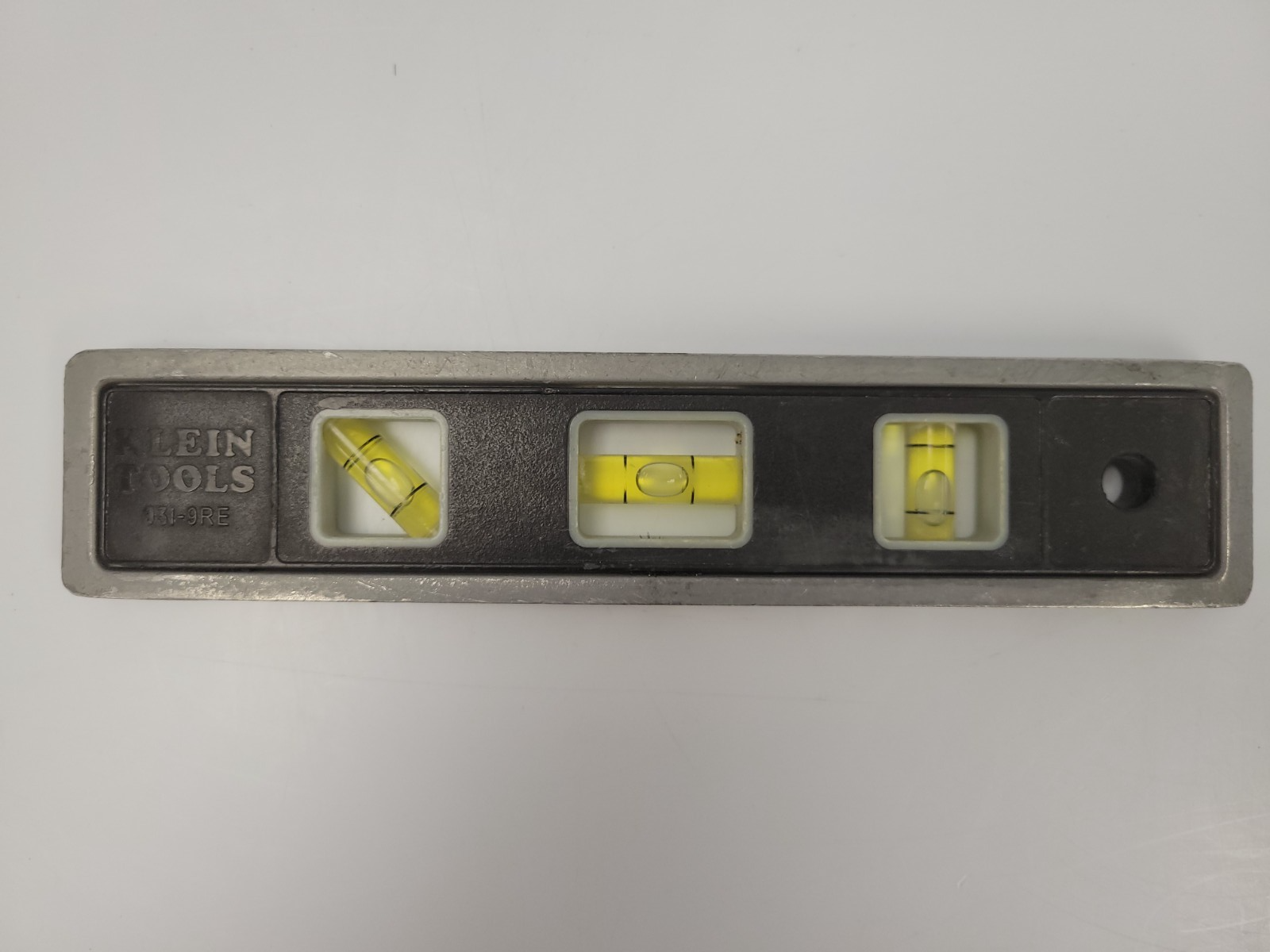 Klein Tools 931-9RE Magnetic Level Klein Tools 931-9RE Magnetic Level