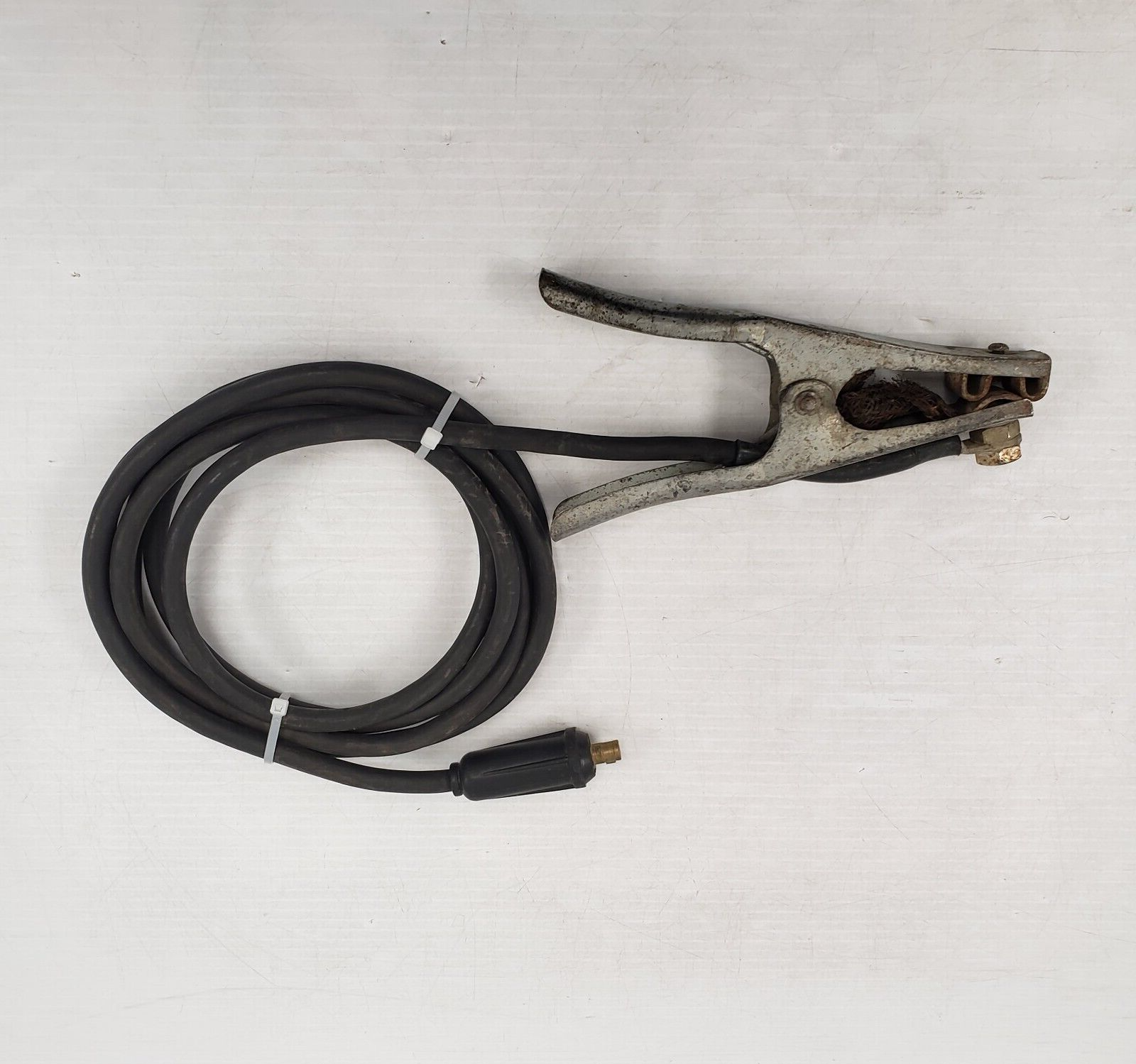 Magnum 100L Welding Gun and Ground Magnum 100L Welding Gun and Ground