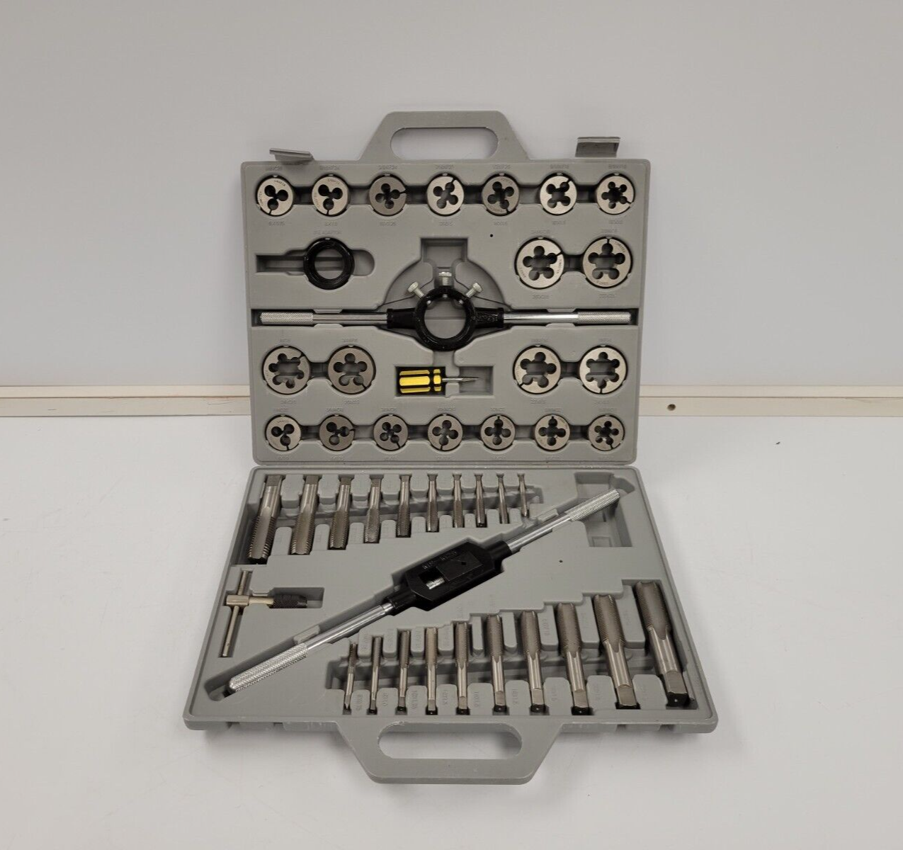 King Tools Metric Tap And Die Set-45 Piece King Tools Metric Tap And Die Set-45 Piece