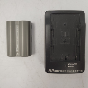 Nikon MH-18A Battery Charger and Battery