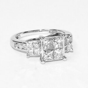 (I-24480- 464A) 14k White Gold Diamond Ring (I-24480- 464A) 14k White Gold Diamond Ring