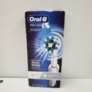 Oral B Pro 1000 Toothbrush