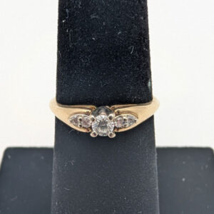 Ring 14kt Gold 2.30 grams Sz 5.75