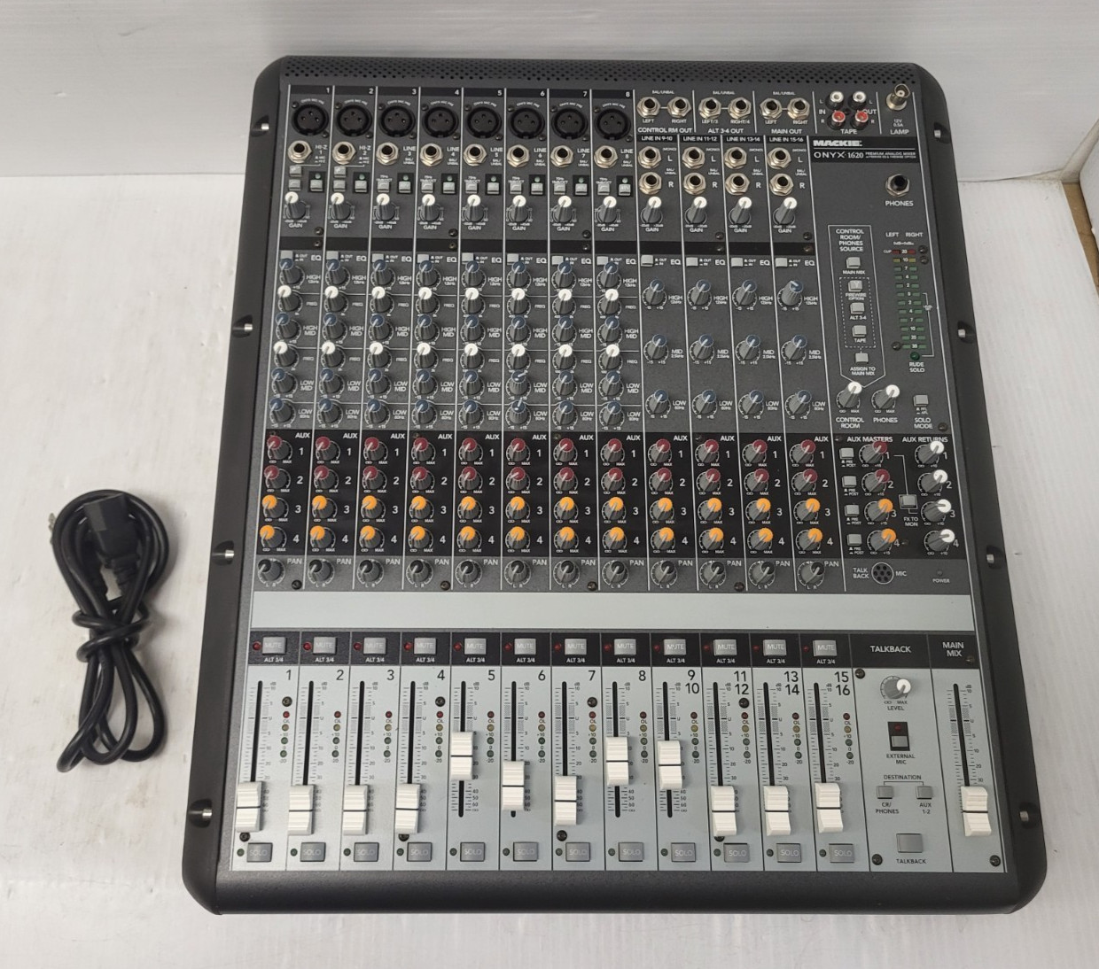 Mackie ONYX 1620 16-Channel Analog Mixer Mackie ONYX 1620 16-Channel Analog Mixer