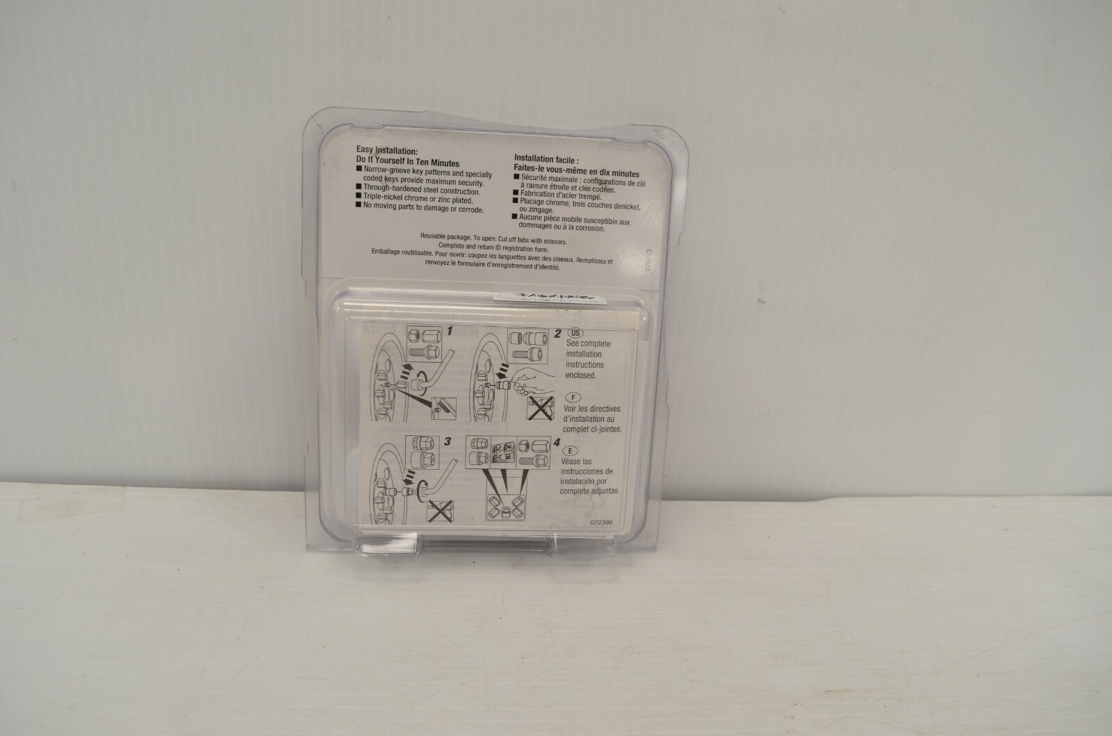 Kia Wheel 4 Standard Lug Nuts and 1 Locking Nut Key Kia Wheel 4 Standard Lug Nuts and 1 Locking Nut Key