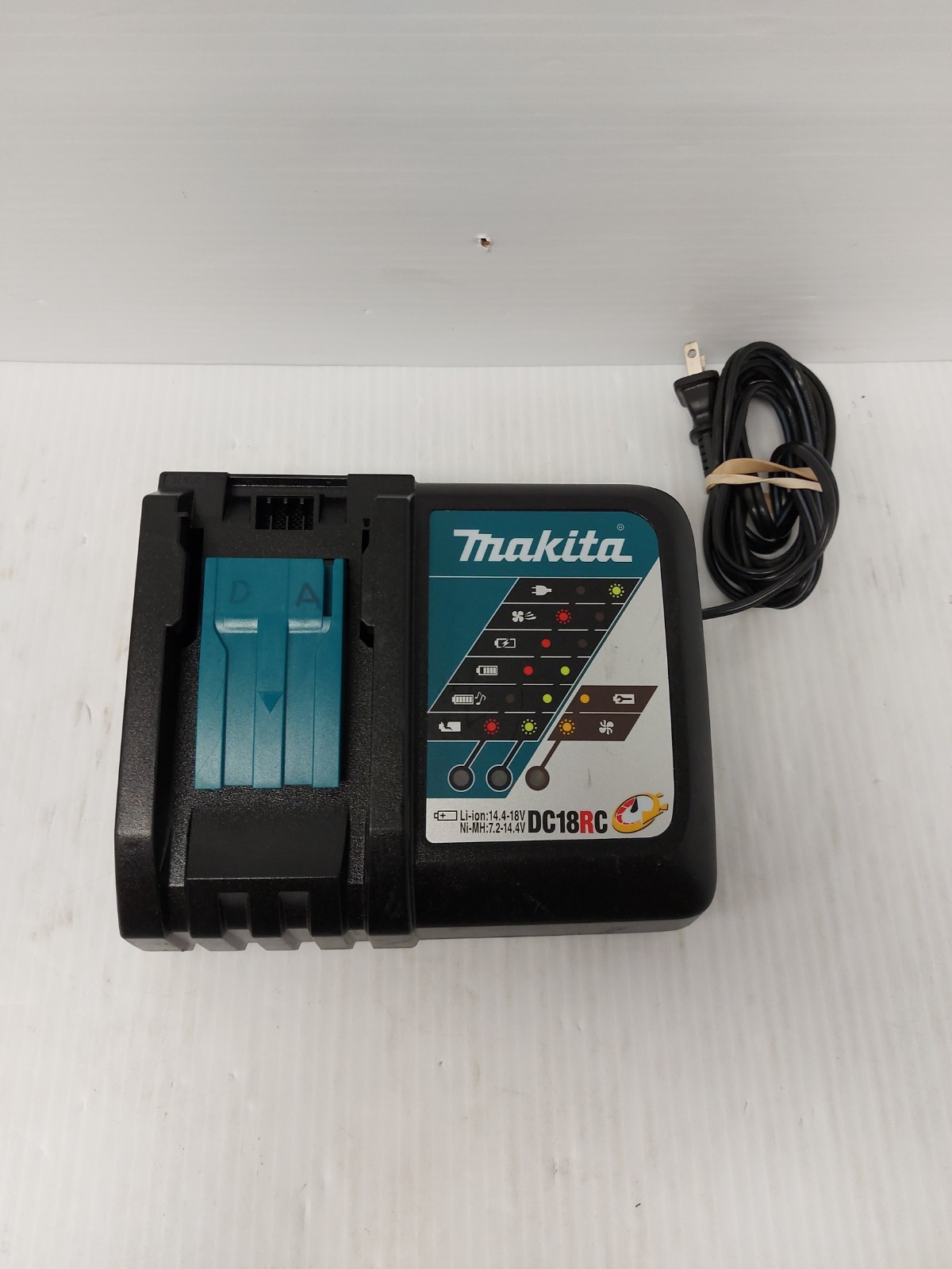 Makita DC18RC Battery Charger Makita DC18RC Battery Charger