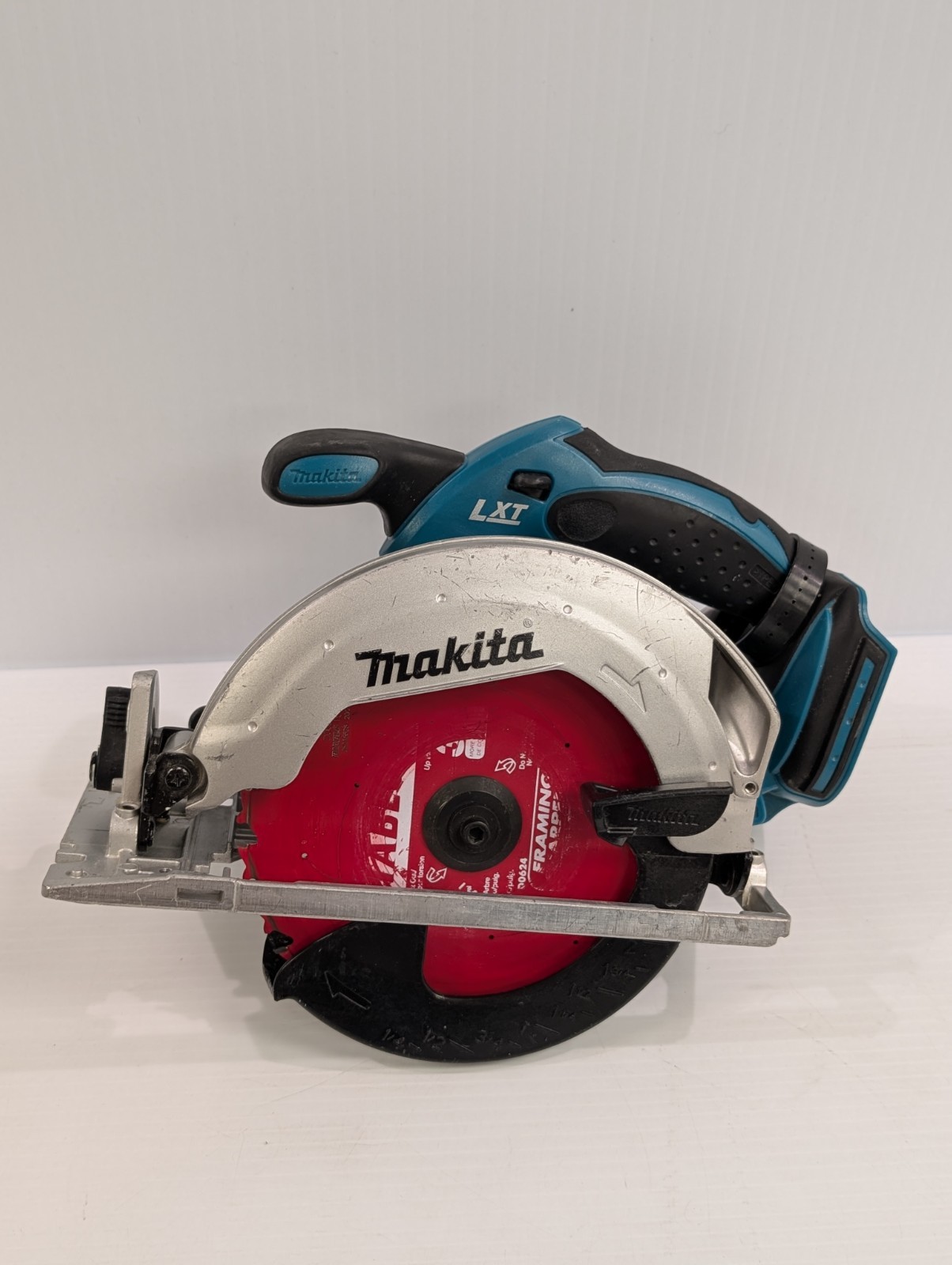 Makita dss61 Saw Makita dss61 Saw