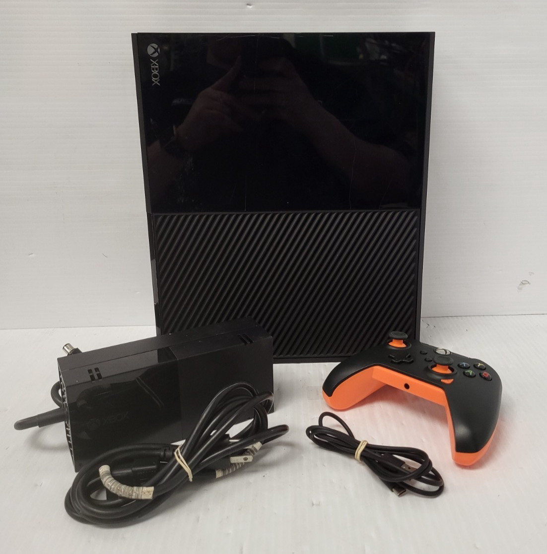 Microsoft 1540 xBox One Gaming Console – 500GB Microsoft 1540 xBox One Gaming Console – 500GB