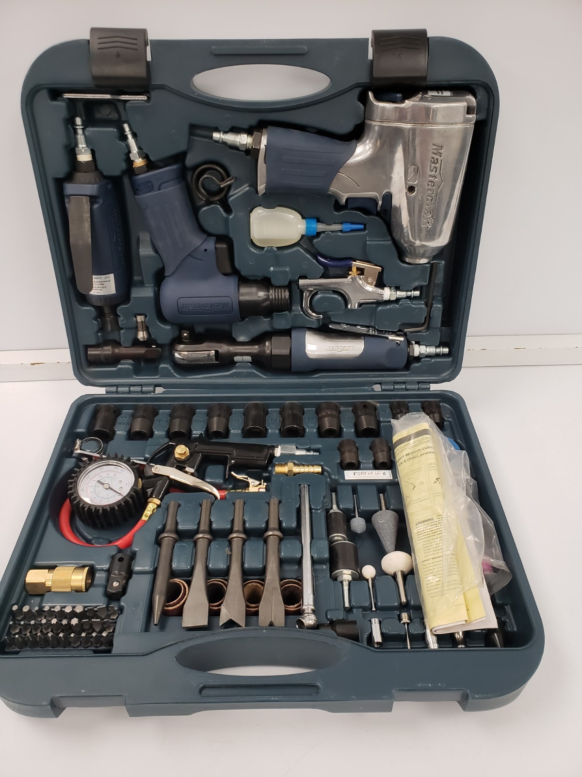 Mastercraft Multi-purpose Pneumatic Air Tool Kit – 100pc Mastercraft Multi-purpose Pneumatic Air Tool Kit – 100pc