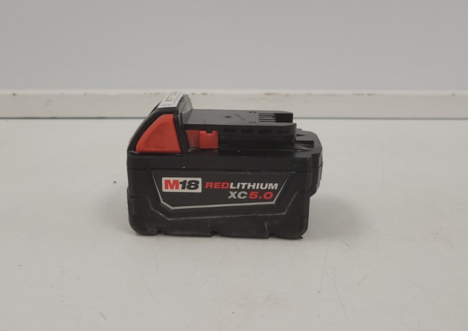 Milwaukee 48-11-1850 Battery-5.0 Ah Milwaukee 48-11-1850 Battery-5.0 Ah